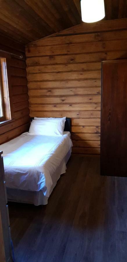 Glenmhor Log Cabin Fort William Exterior foto